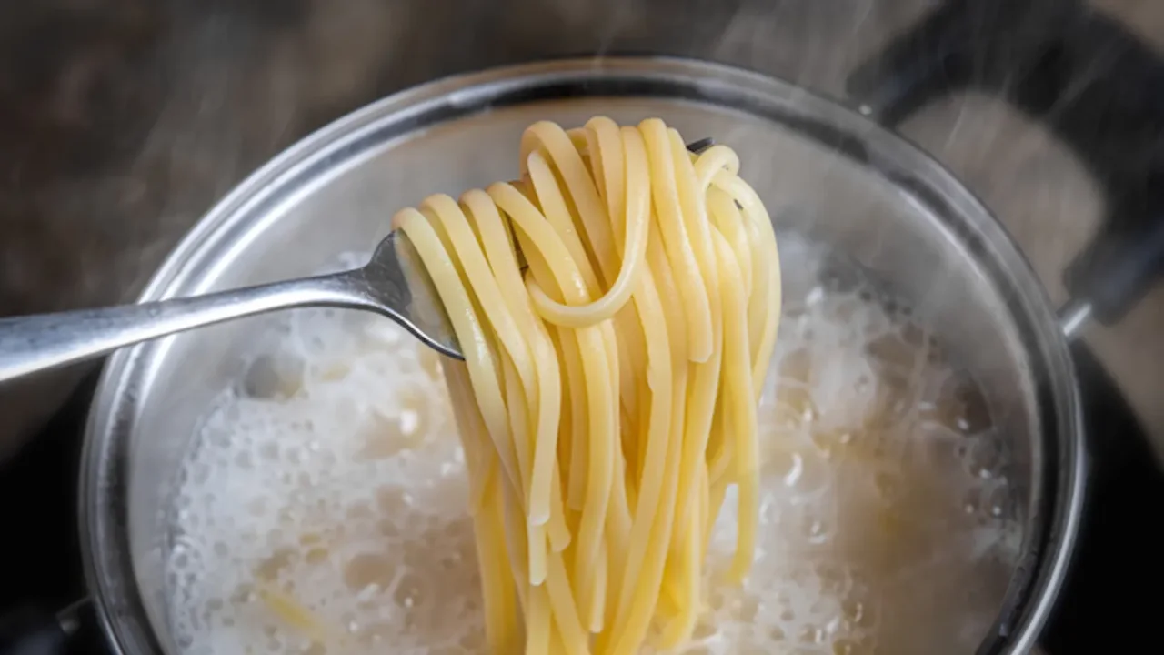 Non scolare così la pasta: rovini tutto