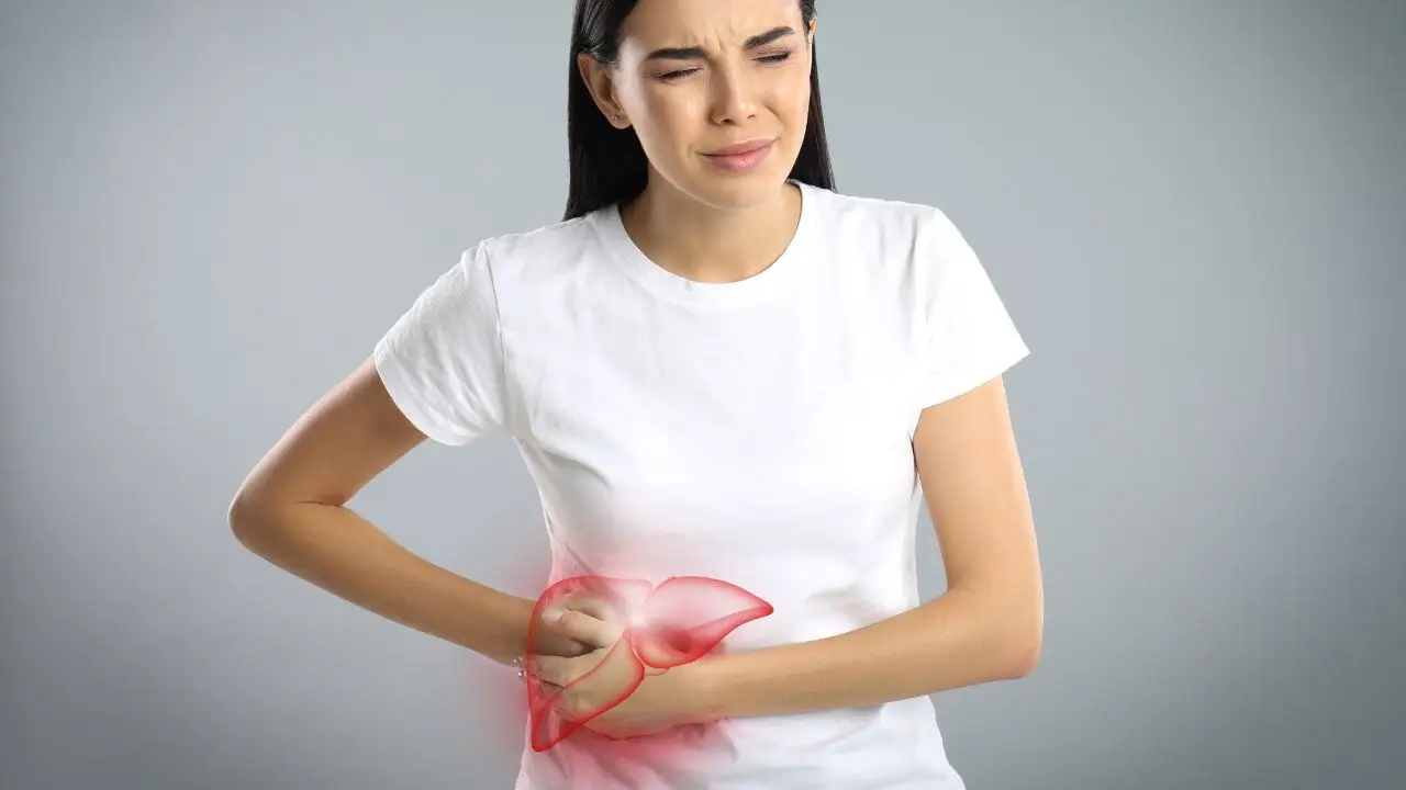 Fegato affaticato: i tre segnali che non devi ignorare e cosa li scatena davvero