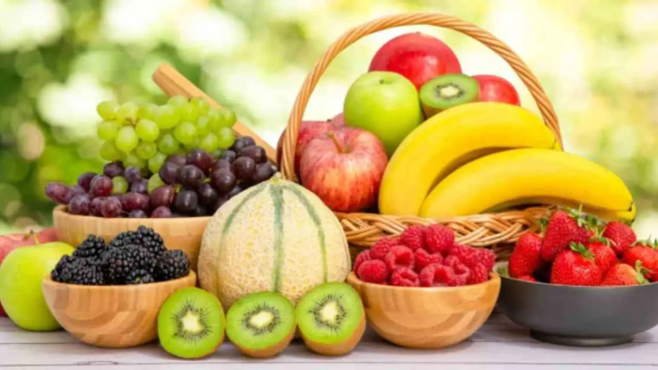 Frutta dopo i pasti: ecco perché può gonfiare la pancia